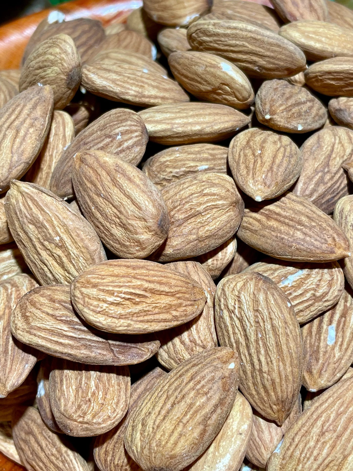 Amandes décortiquées en snack et collation, oléagineux naturel rassasiant et nutritif