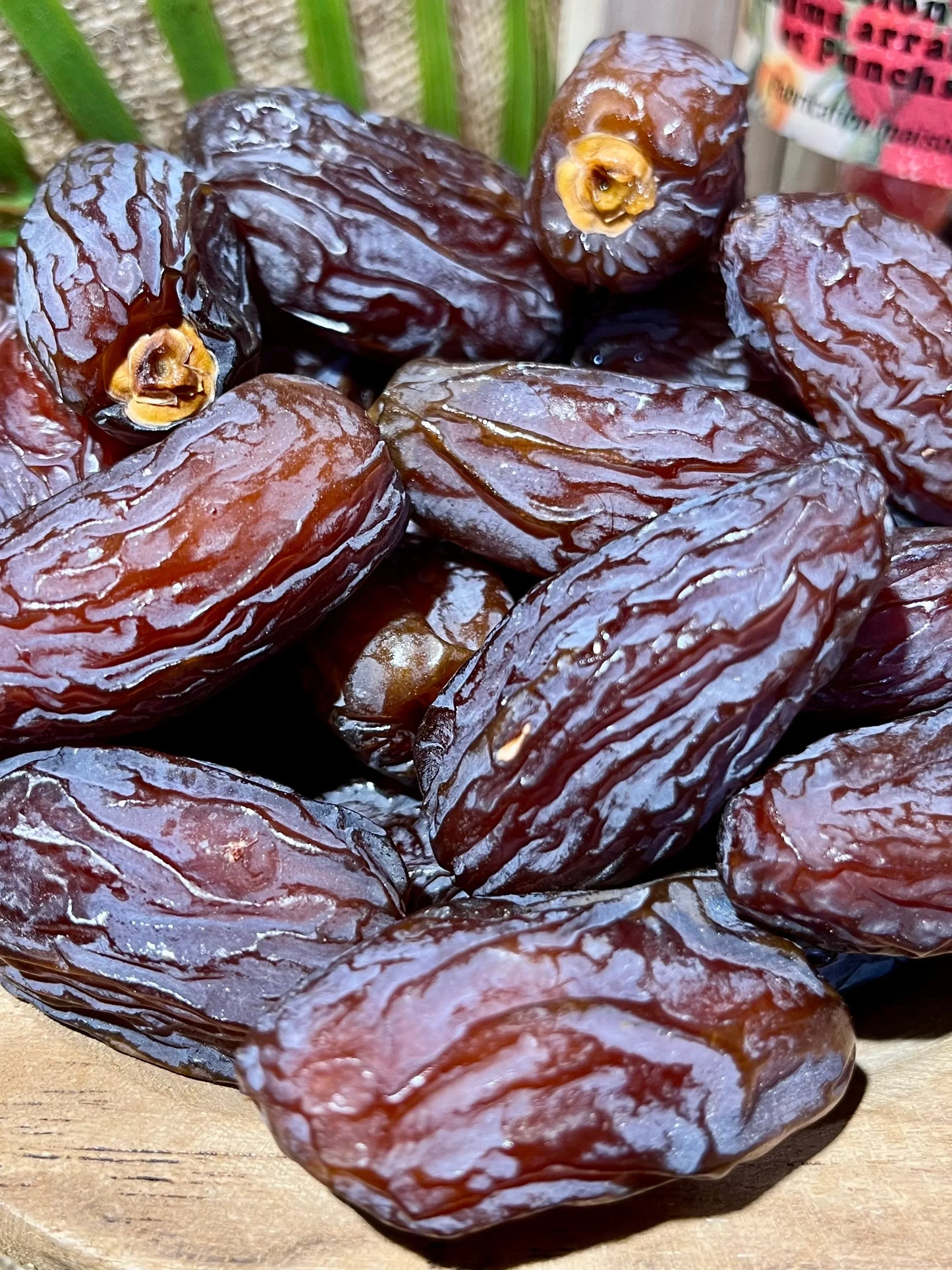 Détails de dattes Medjool moelleuses – chair juteuse et sucrée