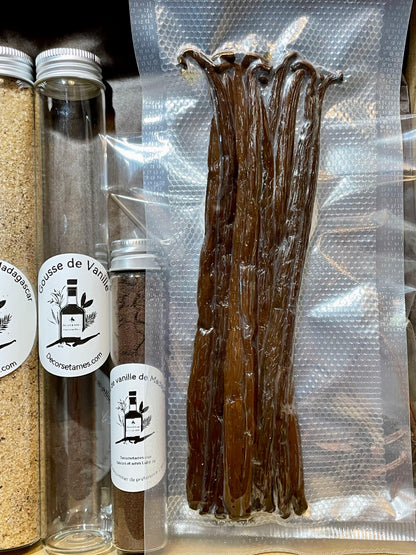 Coffret Vanille Pâtisserie avec 10 gousses de vanille, poudre, et sucre vanillé maison