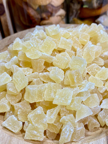 Ananas déshydraté en cubes utilisé en pâtisserie et desserts maison