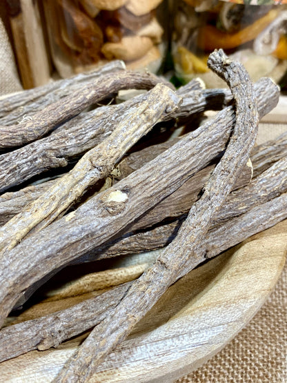 Bâton de réglisse naturel pour une consommation bien-être et traditionnelle