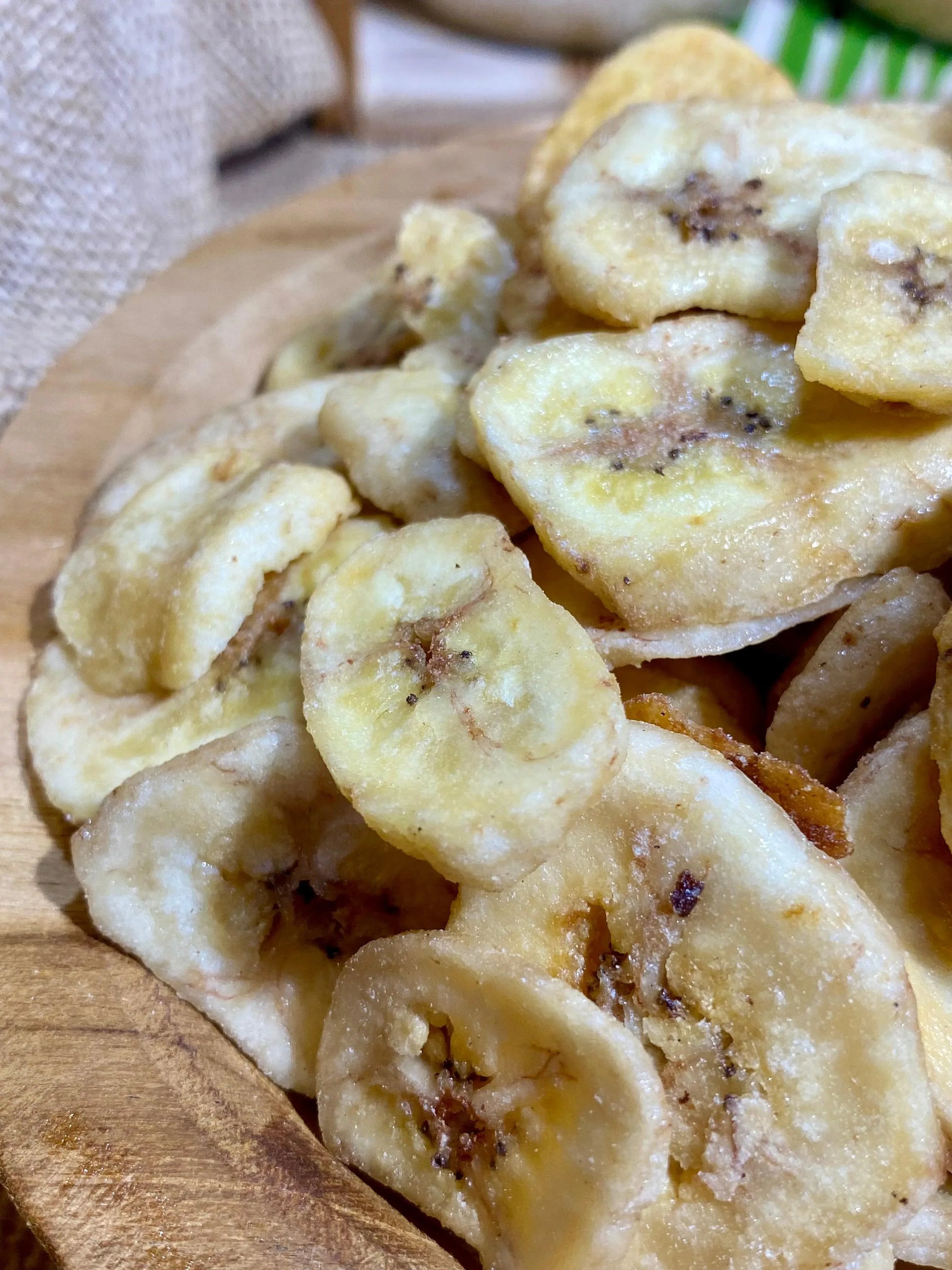 Chips de bananes croustillantes en vrac – snack exotique gourmand