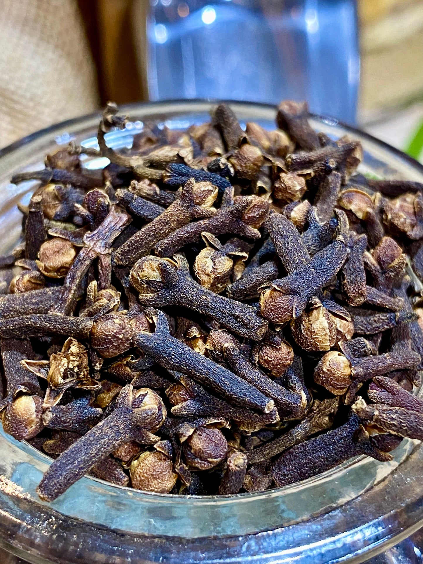 Clou de girofle entier séché épice aromatique naturelle pour cuisine et infusion