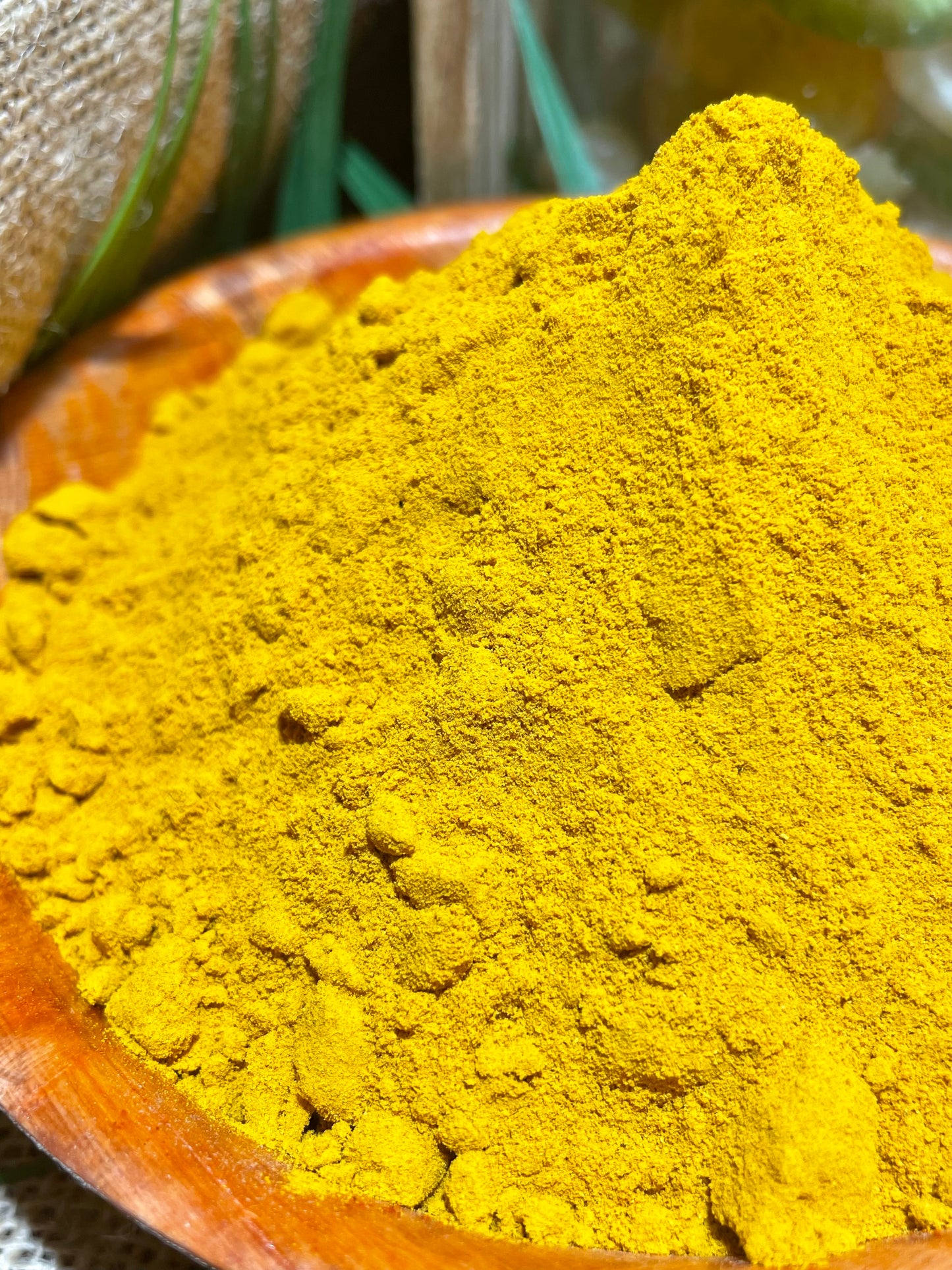 Poudre de curcuma dorée – utilisation et recettes