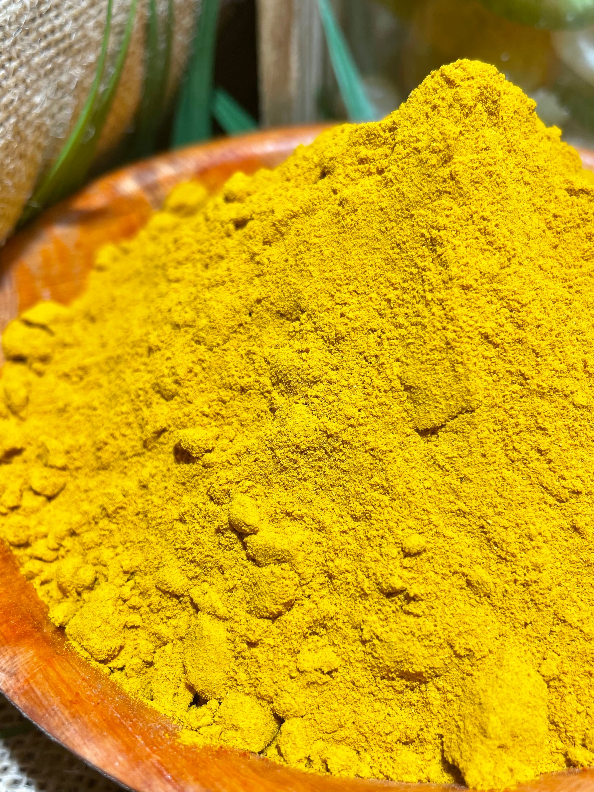 Poudre de curcuma dorée – utilisation et recettes
