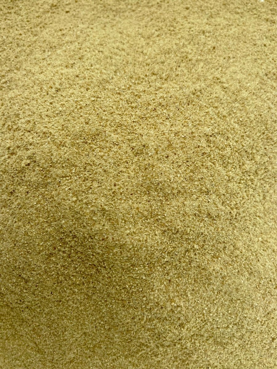 Curry de crevettes parfumé avec de la poudre de combava