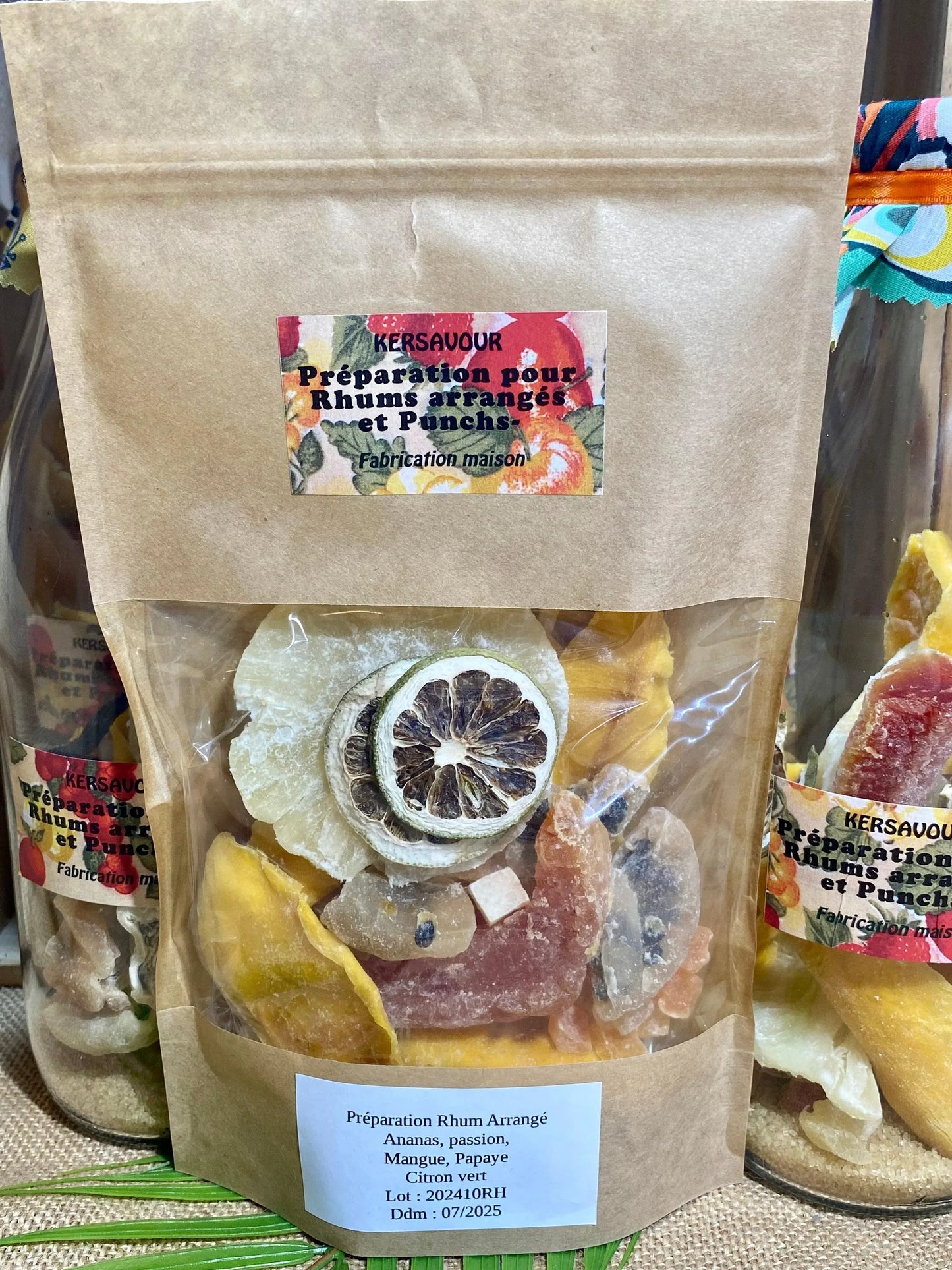 Mélange de fruits tropicaux pour rhum arrangé fruit exotique avec ananas mangue et papaye