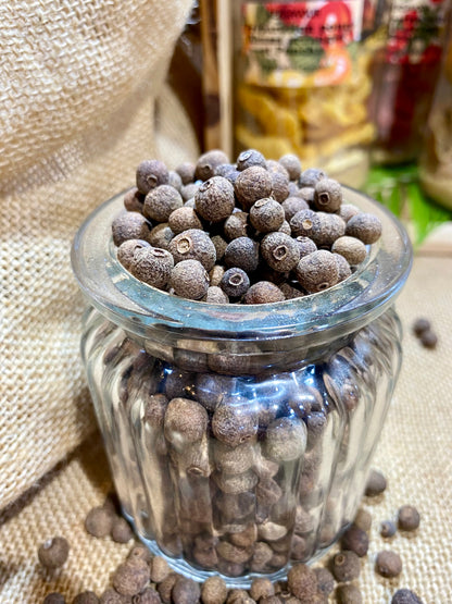 Piment de Jamaïque pour utiliser en marinade pour viande, épice idéale pour plats mijotés et cuisine caribéenne