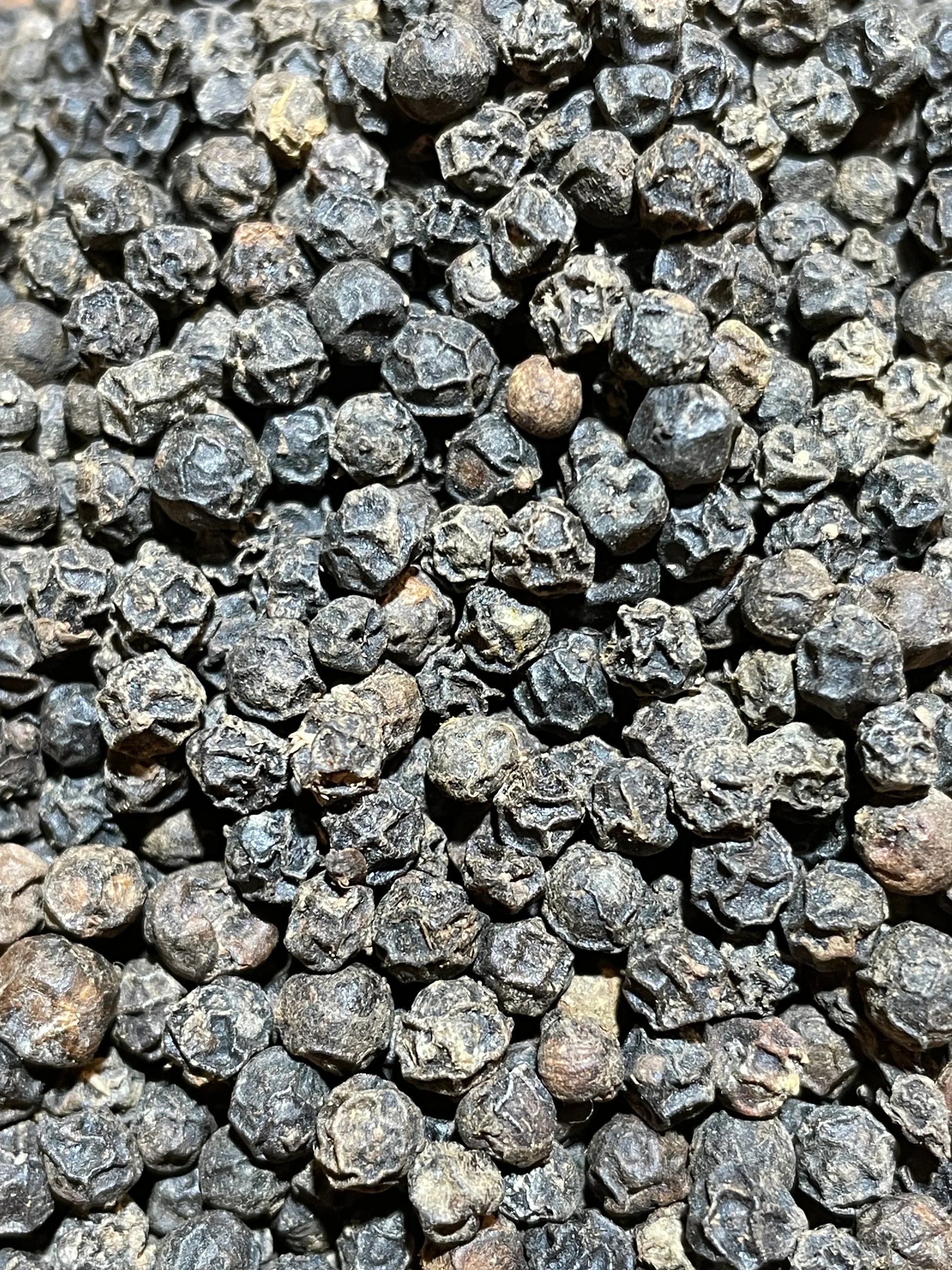 Poivre fumé de Madagascar pour poissons et fruits de mer, épice fumée artisanale