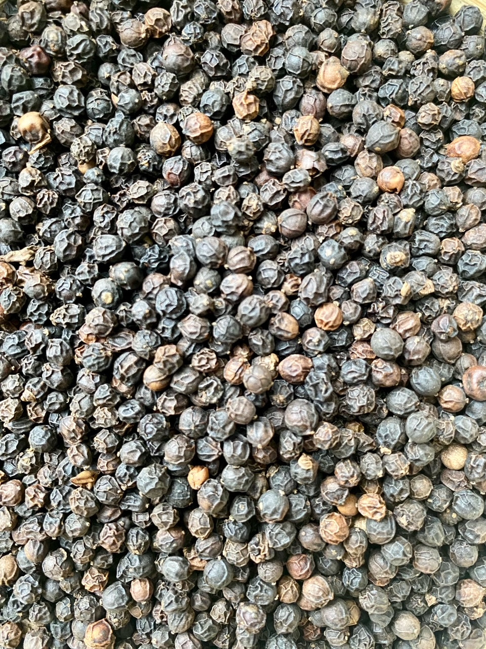 Utilisation du poivre Neelamundi en cuisine – poivre en grain pour plats raffinés