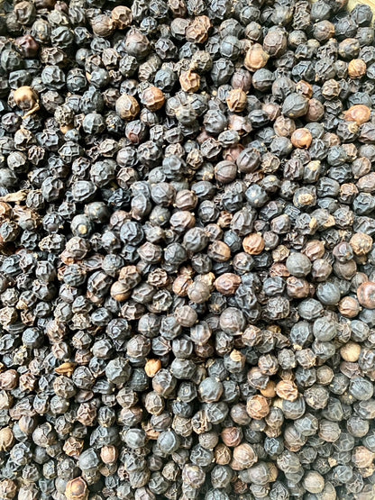 Utilisation du poivre Neelamundi en cuisine – poivre en grain pour plats raffinés