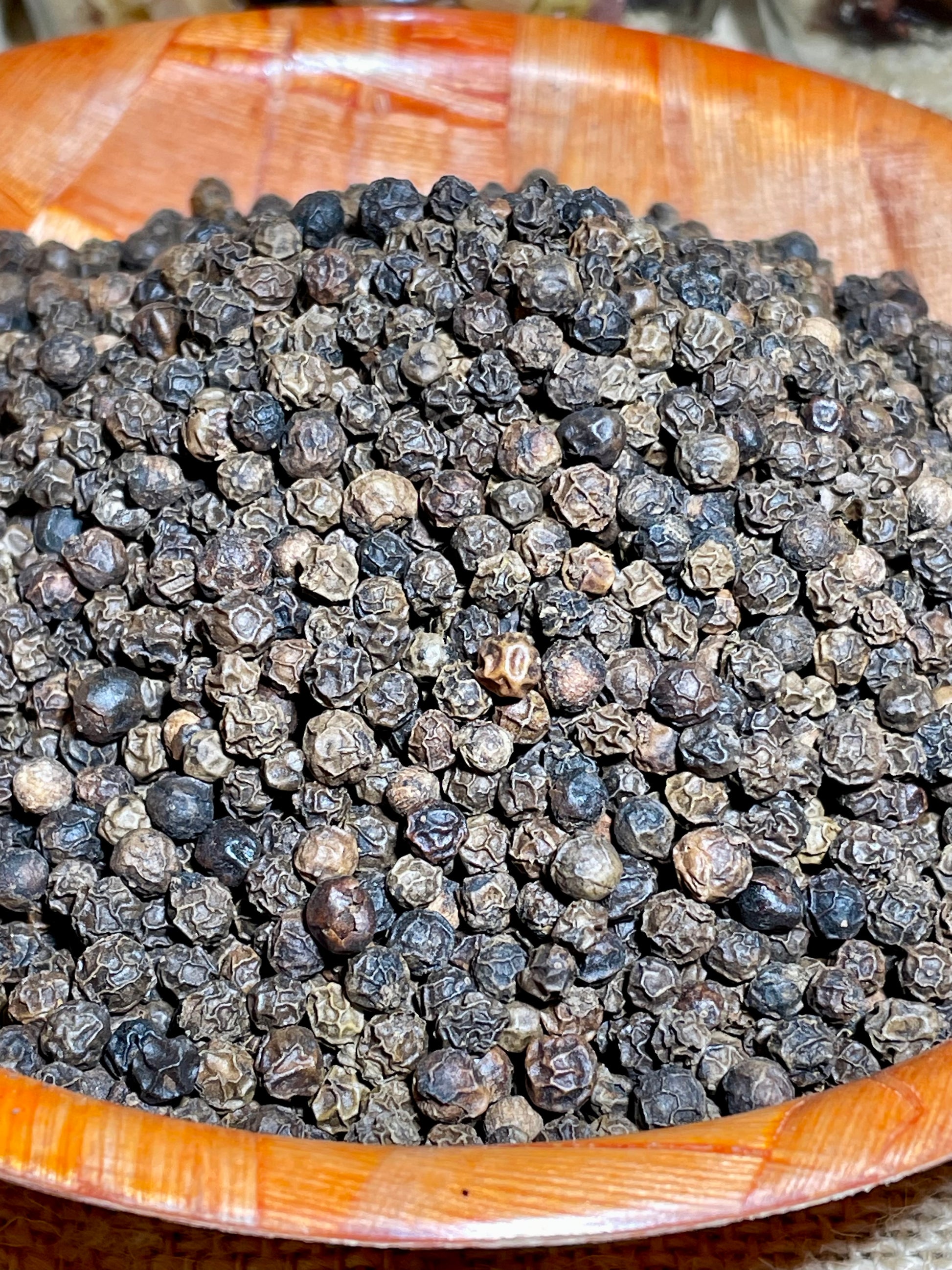 Poivre noir du Vietnam utilisé pour relever un plat maison