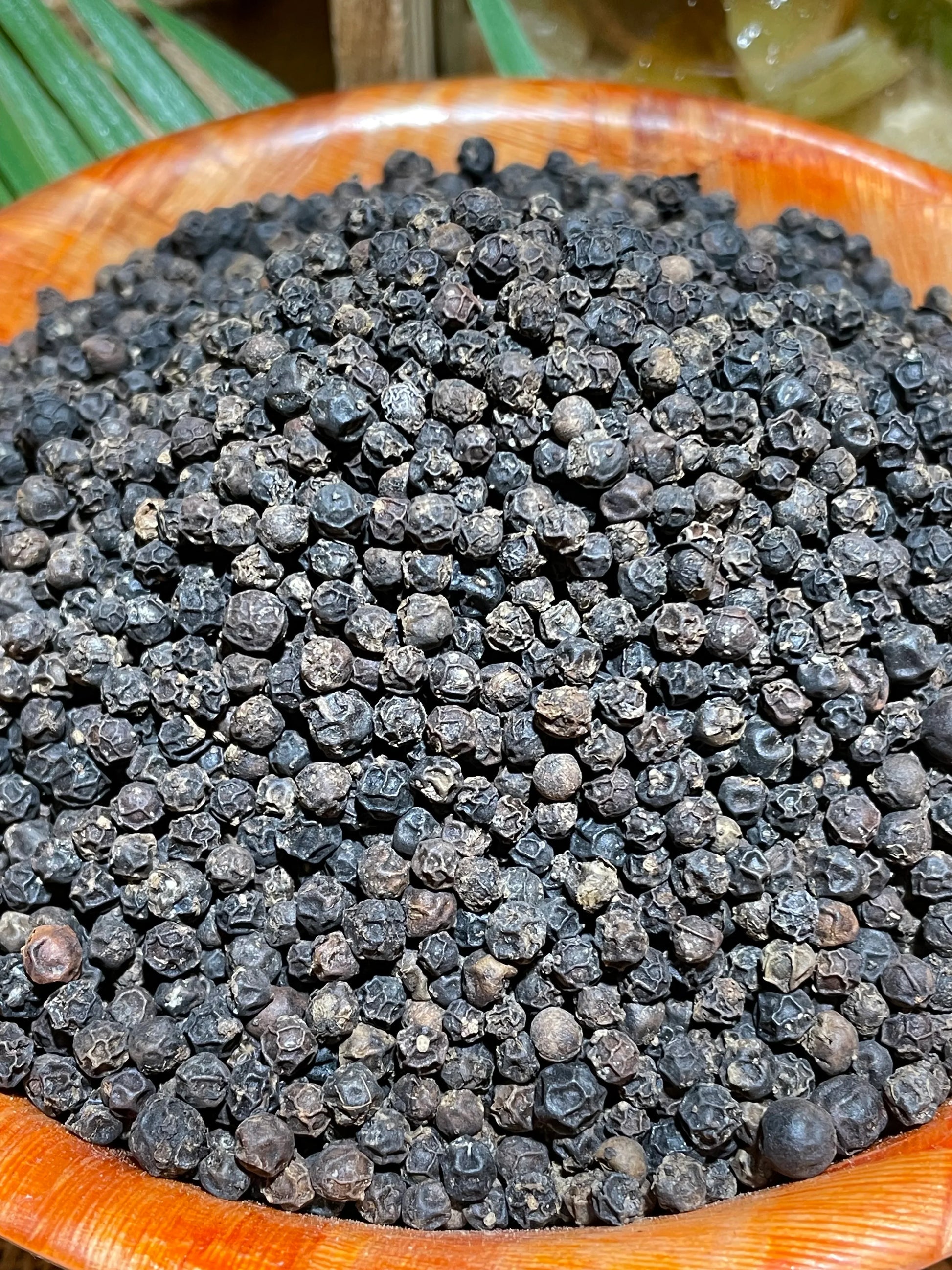 Poivre Penja Noir IGP du Cameroun en grains, premier produit africain à obtenir l'IGP