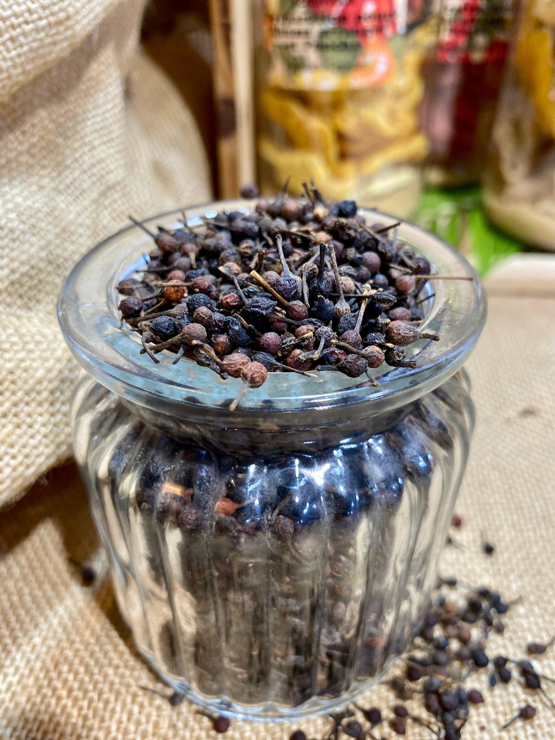 Poivre Voatsiperifery en grains, sauvage de Madagascar