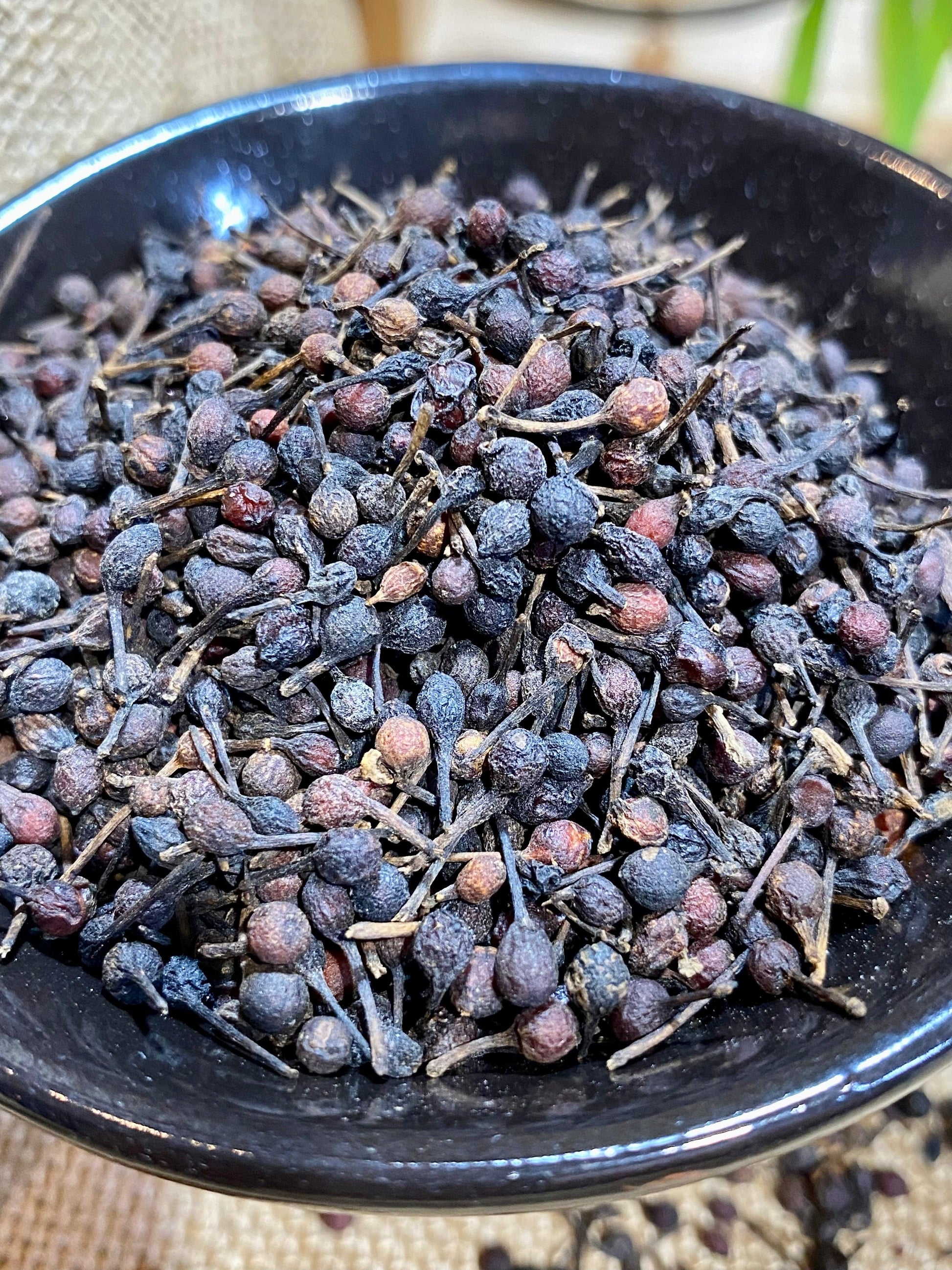 Poivre de Voatsiperifery | Origine, utilisations, recettes