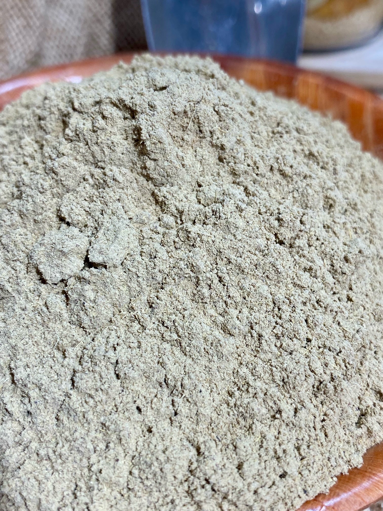 Réglisse en poudre 100 % naturelle issue de racine de Glycyrrhiza glabra pour pâtisserie et cuisine créative
