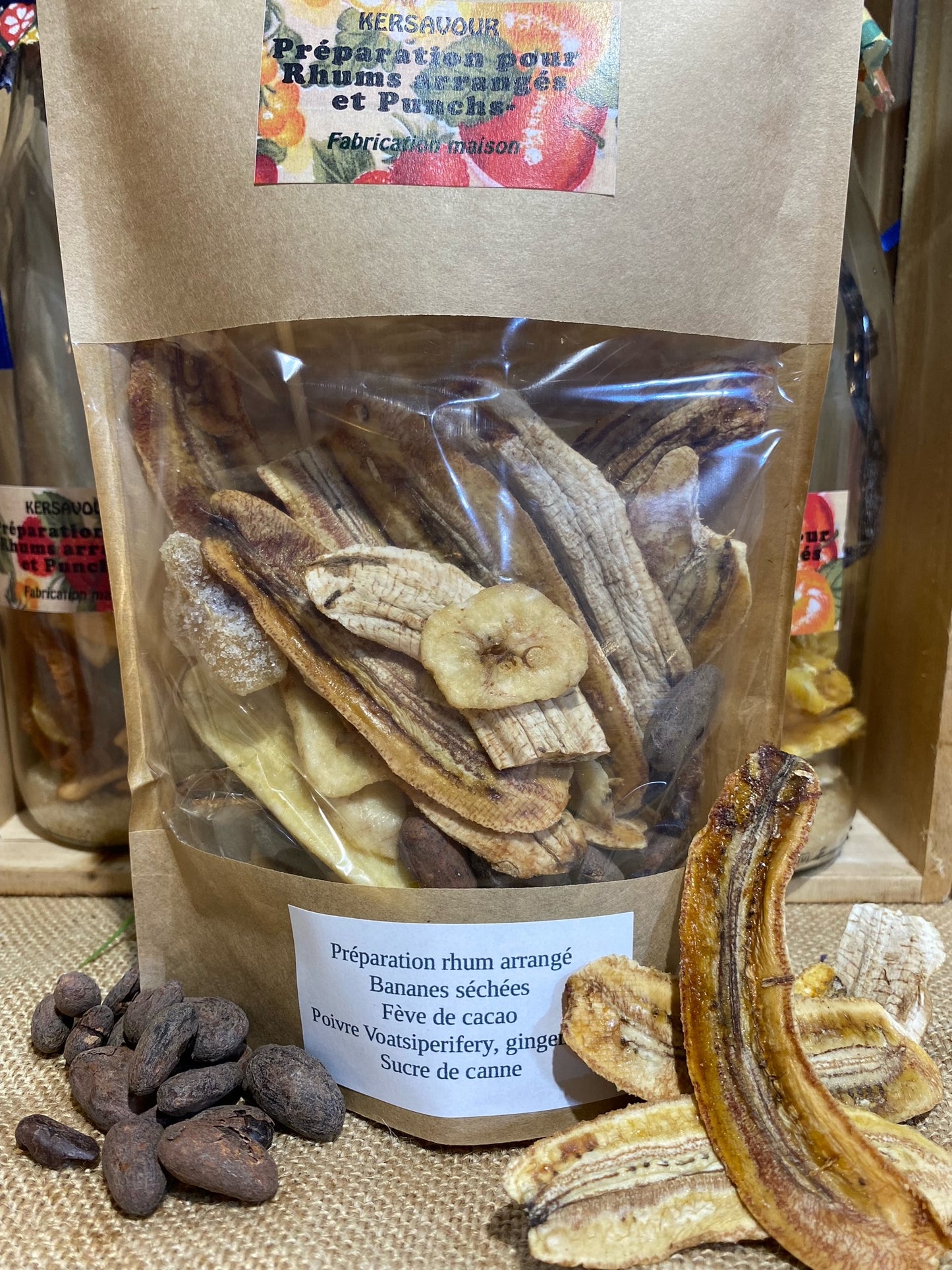 Paquet de préparation pour rhum arrangé cacao bananes Décors & Âmes – sachet d’ingrédients fruités et épicés prêt à être macéré dans du rhum blanc agricole pour une boisson maison exotique et gourmande